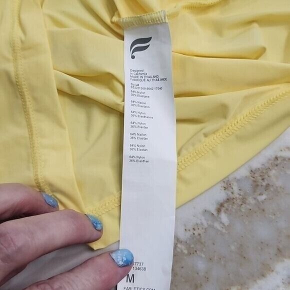 Fabletics Athletic Top Meyer Naked Feel Short Sleeve NWT Women's Medium - Picture 4 of 5